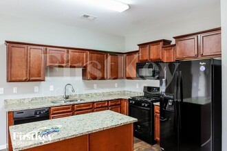 4218 Spruce Trail in Gainesville, GA - Foto de edificio - Building Photo