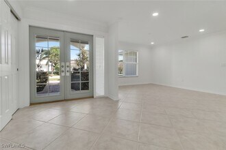 750 Southern Pines Dr in Naples, FL - Building Photo - Building Photo