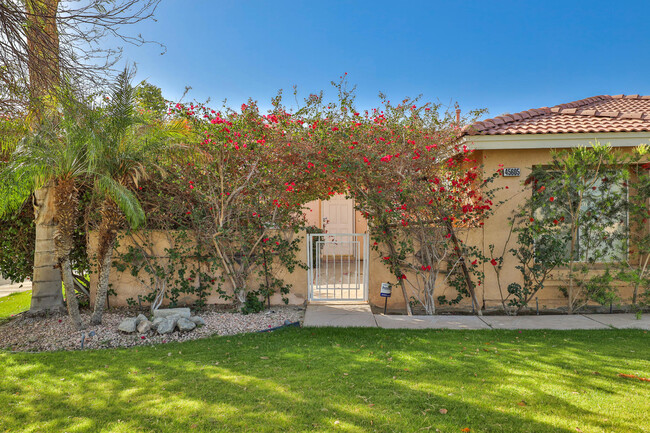 45605 Deerbrook Cir in La Quinta, CA - Foto de edificio - Building Photo