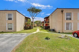 10804 N Kendall Dr in Miami, FL - Building Photo - Building Photo