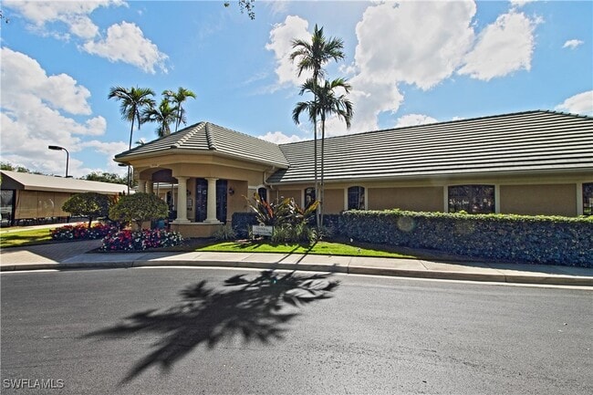 1842 Winding Oaks Way