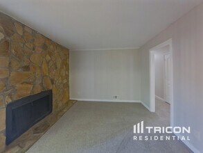 2574 Northbrook Rd in Snellville, GA - Building Photo - Building Photo