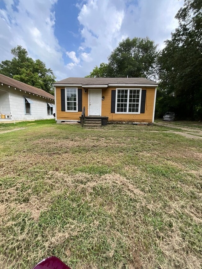 property at 1422 Grigsby St