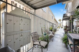 333 Riverdale Dr in Glendale, CA - Building Photo - Building Photo