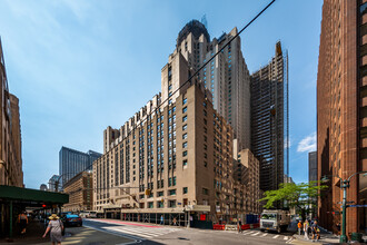 Waldorf Towers in New York, NY - Building Photo - Building Photo