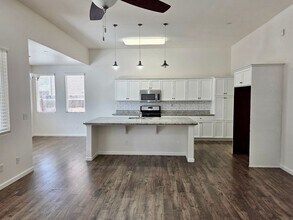 1016 Encino Ave in Clovis, CA - Building Photo - Building Photo