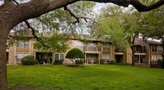 BENT TREE OAKS in Addison, TX - Building Photo - Building Photo