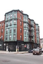 313 E St in South Boston, MA - Foto de edificio - Building Photo