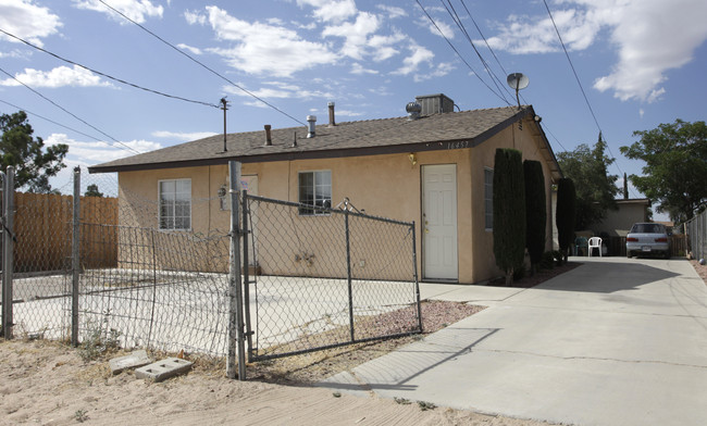 16457 Juniper St in Hesperia, CA - Building Photo - Building Photo