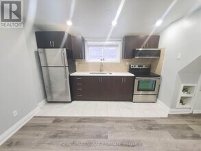 77 Victoria Ave N in Hamilton, ON - Building Photo - Building Photo