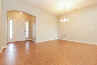 6442 Twin Bridges Dr in Zephyrhills, FL - Building Photo - Building Photo