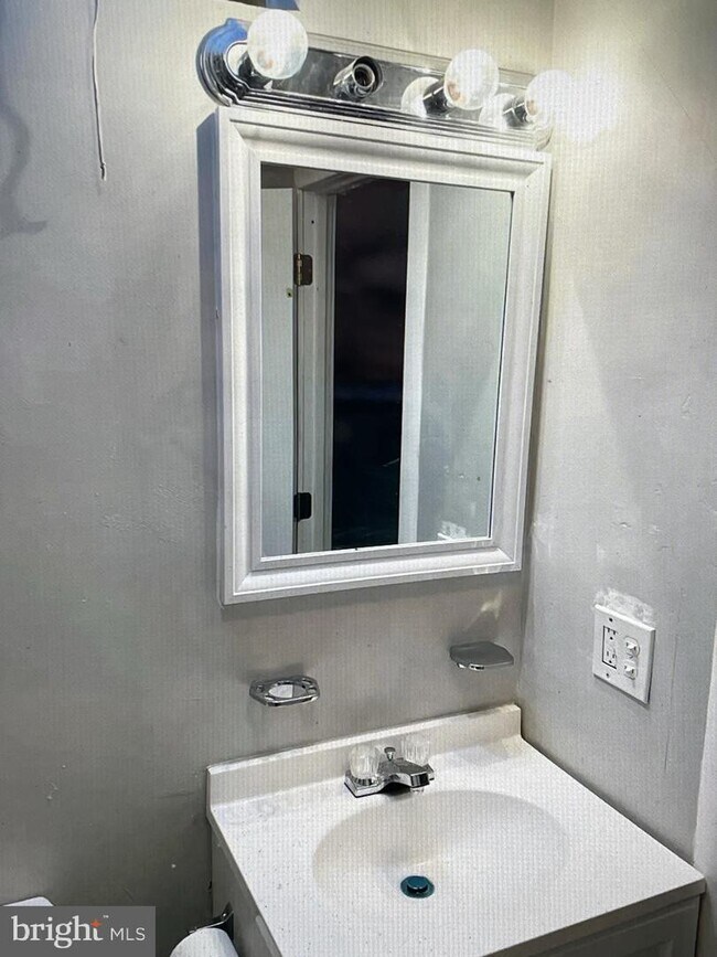 1820 N Woodyear St photo'