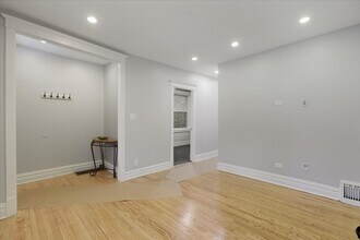 2708 N Richmond St in Chicago, IL - Building Photo - Building Photo