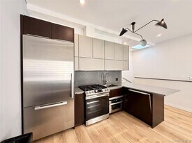 71-57 69th Pl in Queens, NY - Building Photo