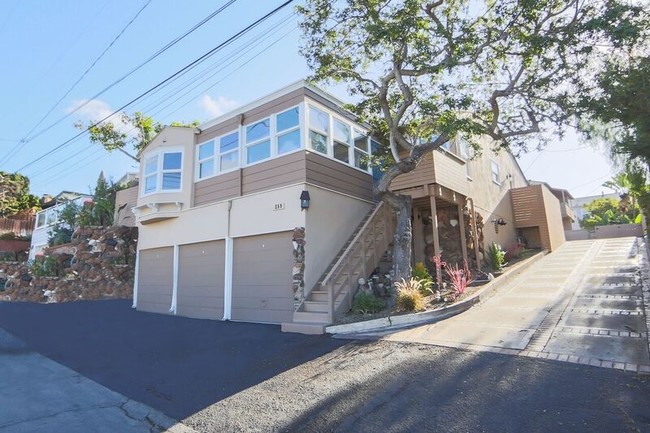 259 Pearl St in Laguna Beach, CA - Building Photo - Building Photo