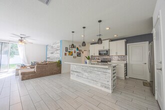 2460 Timber Forest Dr in Haverhill, FL - Building Photo - Building Photo