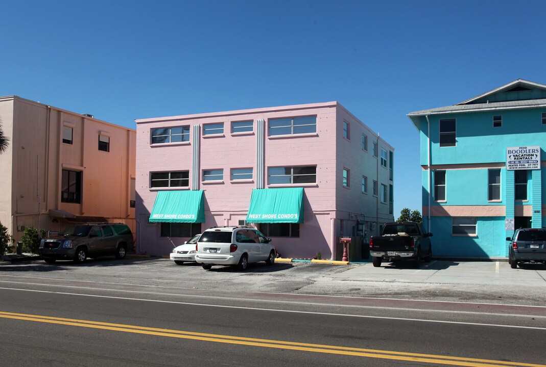 19306 Gulf Blvd in Indian Shores, FL - Foto de edificio