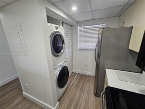 10255 NW 9th St Cir in Miami, FL - Building Photo - Building Photo