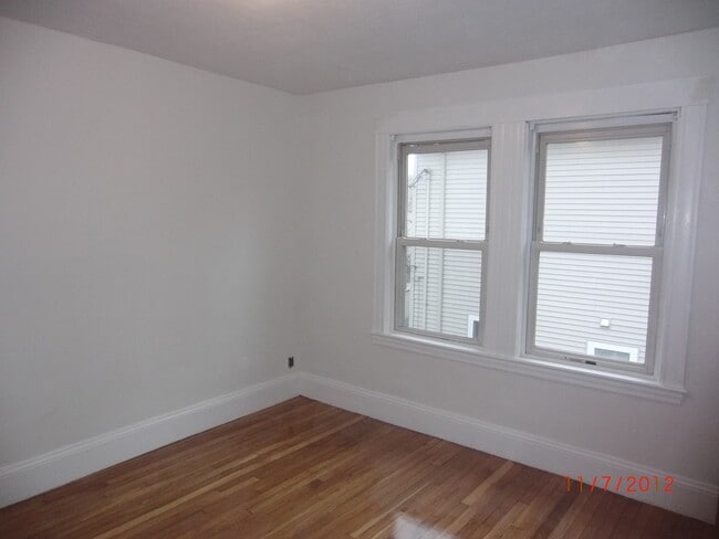 67 Marion St, Unit 2 in Medford, MA - Building Photo - Building Photo