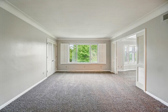 4057 W Bancroft St in Toledo, OH - Building Photo - Building Photo