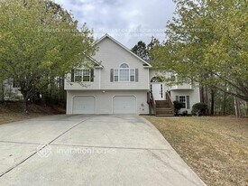 6390 Harvester Cir in Douglasville, GA - Building Photo