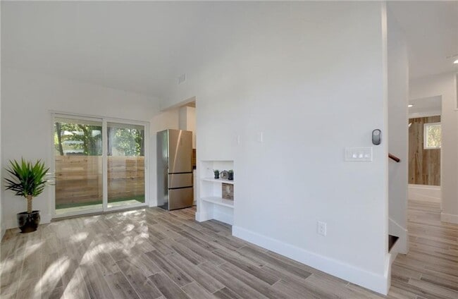 2401 E 17th St in Austin, TX - Building Photo - Building Photo