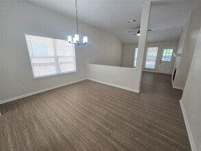 5108 Edenbourgh Ln in Austin, TX - Foto de edificio - Building Photo