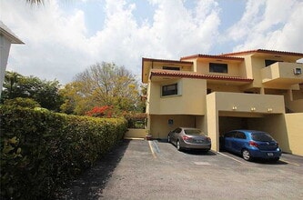 5750 Turin St in Coral Gables, FL - Building Photo - Building Photo