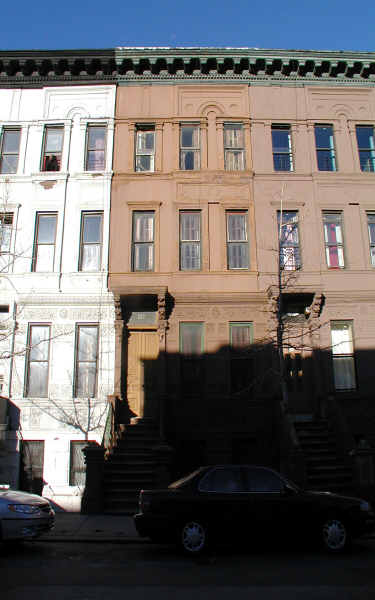 127 W 122nd St in New York, NY - Building Photo