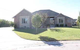 1803 N Peckham Cir in Wichita, KS - Building Photo