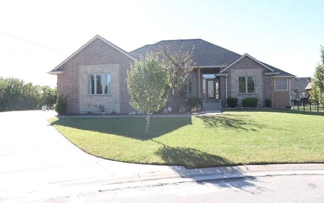 property at 1803 N Peckham Cir