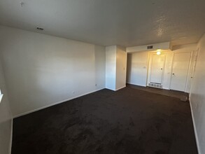 1413 W Maple Ave in Independence, MO - Building Photo - Building Photo