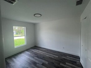 10037 Amicola St in Port Charlotte, FL - Building Photo - Building Photo