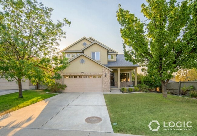 property at 8762 Franklin Dr