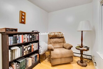 291 Elm St, Unit 2 in Cambridge, MA - Building Photo - Building Photo