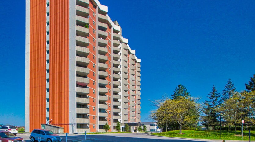 1103 Jalna Blvd in London, ON - Building Photo