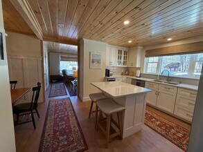 14 Lake Ave in Sunapee, NH - Building Photo - Building Photo