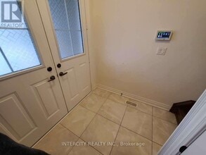 35 Faye St in Brampton, ON - Building Photo - Building Photo