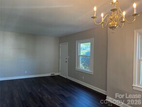 2565 Brentwood Pl in Charlotte, NC - Building Photo - Building Photo