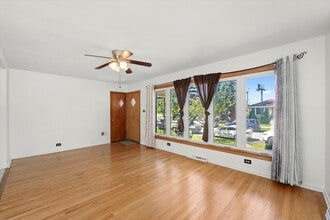 5251 S Keating Ave in Chicago, IL - Building Photo - Building Photo