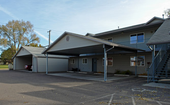 913 Fortner St in Ontario, OR - Building Photo
