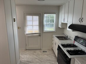 2513 Sherry Rd in Louisville, KY - Building Photo - Building Photo