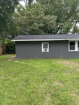 133 Preston Rd in Jacksonville, NC - Building Photo