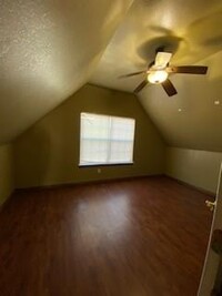 10914 Shady Oaks Dr in Runaway Bay, TX - Building Photo - Building Photo