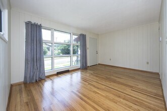 239 Crestmont Ave in State College, PA - Building Photo - Building Photo
