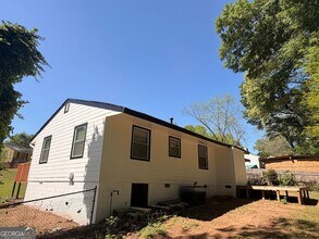 1734 Cahoon St SW in Atlanta, GA - Foto de edificio - Building Photo