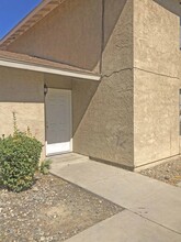 4312 Tierra Verde St in Bakersfield, CA - Building Photo - Building Photo