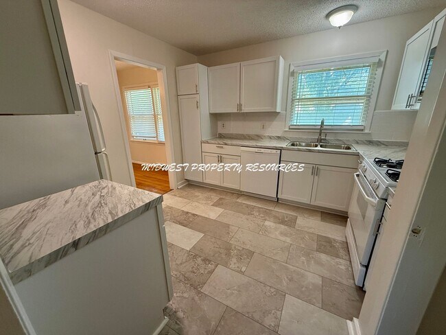 510 NW Ward Ln in Lee's Summit, MO - Building Photo - Building Photo