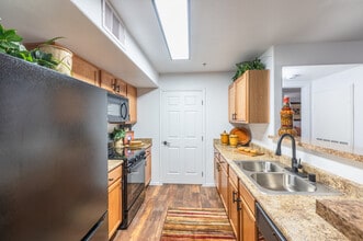 Carefree Senior Living at the Willows (55+) in Las Vegas, NV - Foto de edificio - Interior Photo