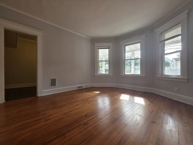 264 Villa Ave in Fairfield, CT - Building Photo - Building Photo